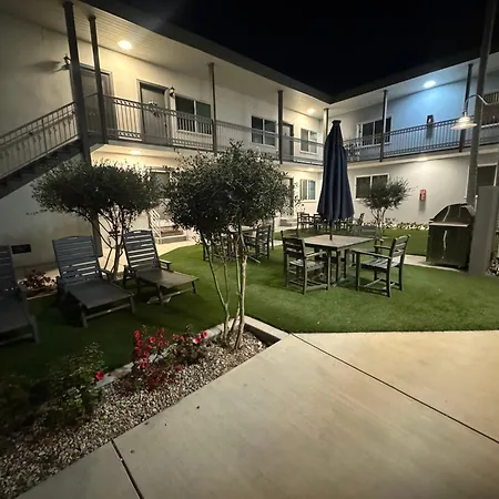 Bh Suites